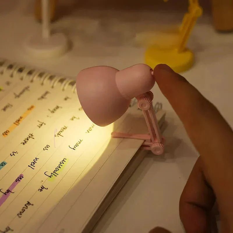 Lampe à Livre - MiniTableLamp™ - Rose - Cozy Télétravail